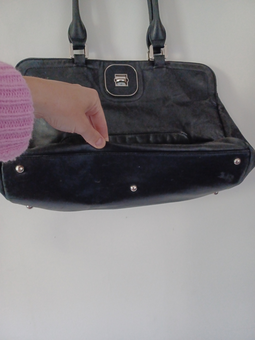 Vintage Longchamp Black Leather Shoulder Bag with Silver Hardware - Picture 2 of 6